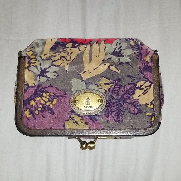 Fossil Handbags - Vintage Fossil Make-Up Case